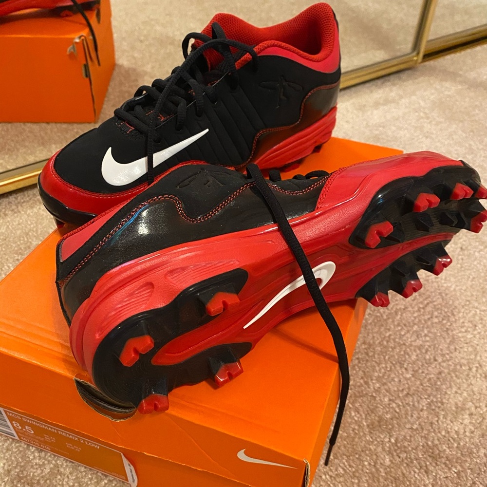Nike swingman cleats size 8.5 - NEW